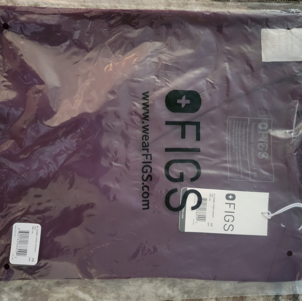 *SOLD* FIGS Deep Purple XS Slim fit one pocket top